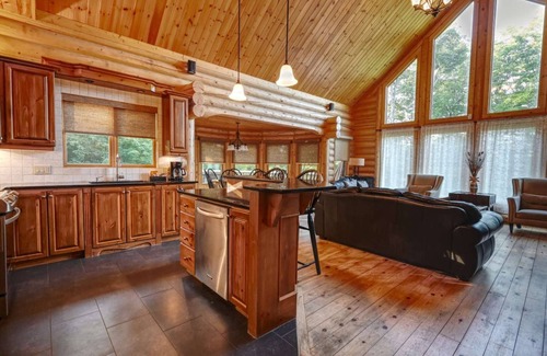 Mont-Tremblant House | Inviting Mont-Tremblant Grande Forêt: Pool & Spa Retreat