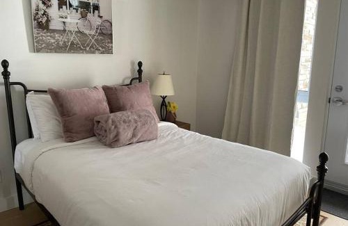 Mont-Tremblant Apartment | Pet-Friendly Mont-Tremblant Lago Condo with Kitchen Access
