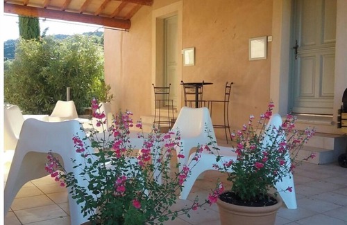 Le Barroux Cottage | Experience Mont Ventoux with Pool and Ocean Views