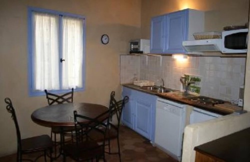 Montaren-et-Saint-Mediers Apartment | Relax in Montaren Et Saint Mediers: Cozy Studio with Pool
