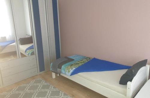 Wurzen Apartment | Pet-Friendly Montage with Breakfast & Child-Friendly Amenities