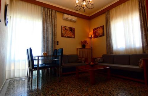 Kallirakhi Apartment | Experience Montagna e Mare: Family-Friendly Paradise