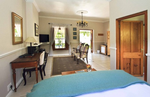 Montagu House | Elevated Stay at Montagu Vines Guest House with Pool & Hot Tub