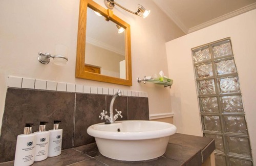 Montagu House | Elevated Stay at Montagu Vines Guest House with Pool & Hot Tub