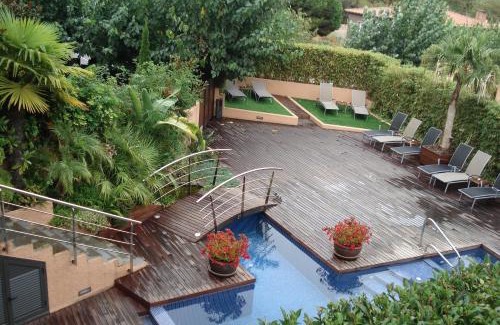 Sant Vicenc de Montalt Hotel | Exceptional Oceanfront Stay at Montaltmar with Pool & Hot Tub
