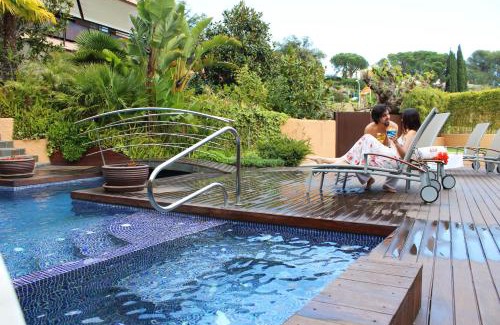 Sant Vicenc de Montalt Hotel | Exceptional Oceanfront Stay at Montaltmar with Pool & Hot Tub