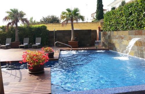 Sant Vicenc de Montalt Hotel | Exceptional Oceanfront Stay at Montaltmar with Pool & Hot Tub