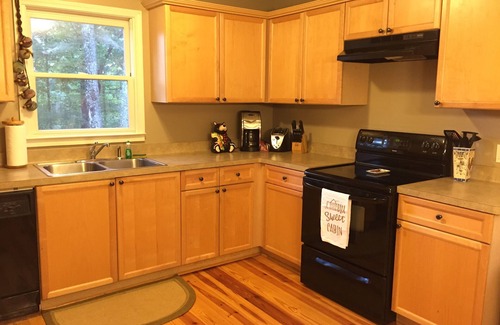 Dahlonega Cabin | Unforgettable Retreat at Peacock's Paradise - Sleeps 12