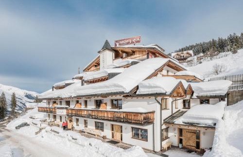 Hochfugen Apartment | Experience Appart & Chalet Montana Hochfügen: Pet Friendly Retreat