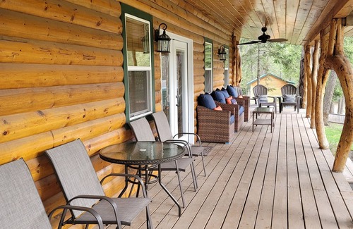 Thompson Falls House | Relaxing Montana House at The Riverfront with Spa & Hot Tub