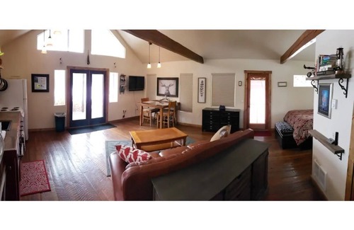 Proctor Cabin | Top-Rated Montana Mountain Guest Cabin with Ocean View