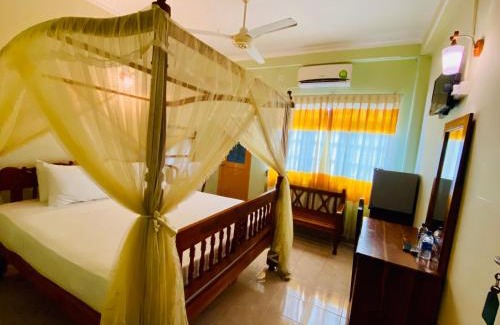Anuradhapura House | Cozy Montana Rest: Family-Friendly Stay with Breakfast