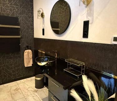 Biatorbagy Apartment | Relax at MONTANA Wellness Apartman with Oceanfront Spa