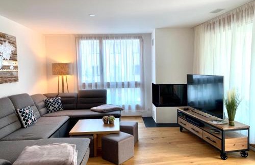 Flims Apartment | Montanas: Luxury Retreat with Fireplace Near Caumasee