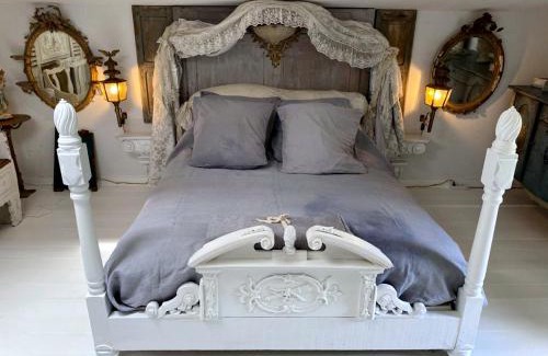 Rougnac Bed & Breakfast | Discover Montaurand: Oceanfront Relaxation Awaits You