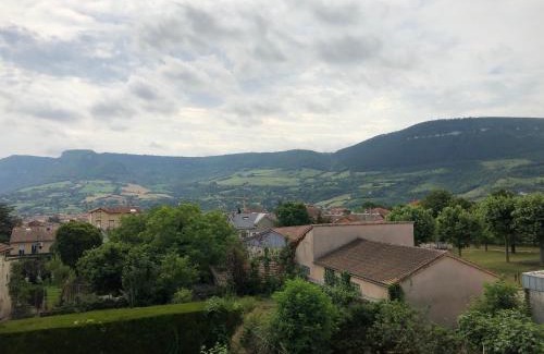 Millau Apartment | Family-Friendly Escape at Montcalm - Rated 9/10 by Guests