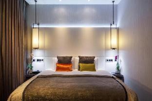 Bunhill Hotel | Elegant Montcalm Royal London House with Spa & Pool Access