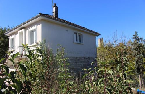 Montcuq House | Scenic Montcuq Home with Ocean View - Pet Friendly Haven