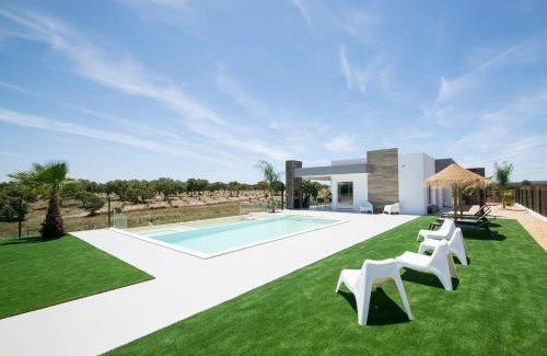 Bairro da Liberdade Villa | Elegant Monte Lusitano Calmaria: Family-Friendly Retreat