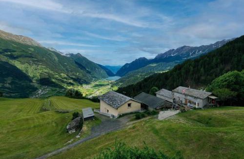 Poschiavo House | Discover Monte Campell Dasura: Pet-Friendly Family Retreat