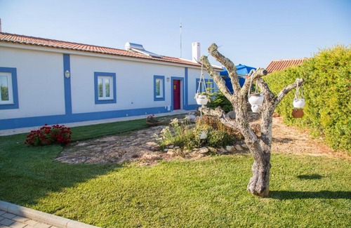 Castro Verde House | Relax at Monte da Ameixa Country House - 4-Star Retreat