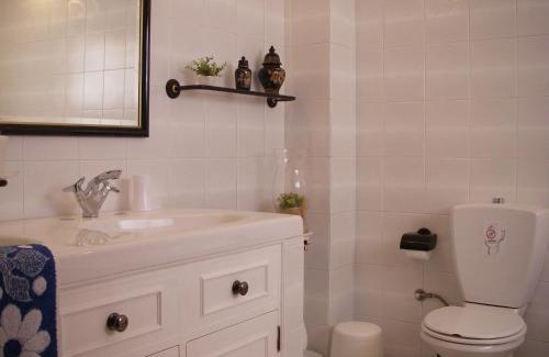 Montenegro House | Oceanfront Comfort at Monte da Ria Guest House