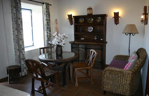 Grandola House | Relax at Monte das Faias Cork Farm Hotel with Pool Access