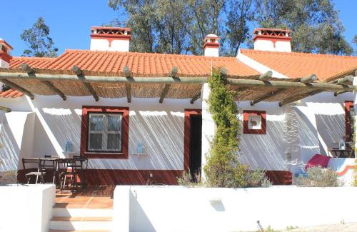 Casal da Caneira House | Monte Do Areeiro: Pet-Friendly Retreat with a 9.3 Rating