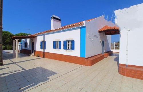 Santa Cruz House | Monte do Parral: Oceanfront Retreat with Family-Friendly Perks