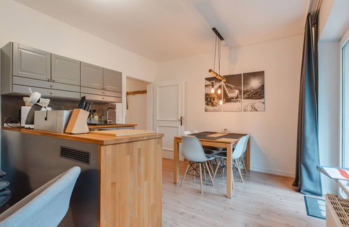Bad Gastein Apartment | Discover Monte Grau: Top-Rated Lake View Retreat