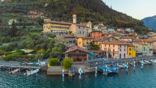 Peschiera Maraglio Hotel | Unforgettable Stay at Monte Isola - Decio Rooms, Rated 9.1
