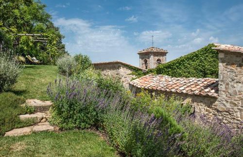 Castiglioncello del Trinoro Hotel | Indulge in Monteverdi Tuscany: A 5-Star Retreat with Spa