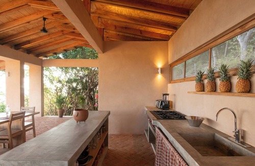 Santa Maria Tonameca House | Monte LaLaLa - Eco-Lodge à Mermejita - Vue imprenable depuis la piscine!