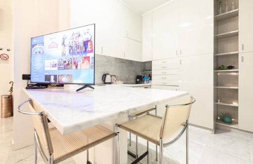 Borgonuovo Apartment | Monte Napoleone Terrace Apartment with Ocean Views & Spa