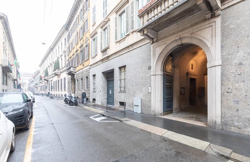 Borgonuovo Apartment | Monte Napoleone Terrace Apartment with Ocean Views & Spa