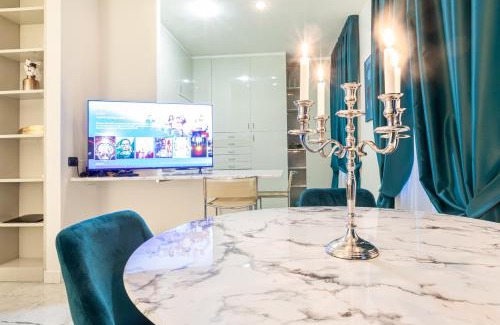 Borgonuovo Apartment | Top-Rated Monte Napoleone Split-level Terrace Apartment