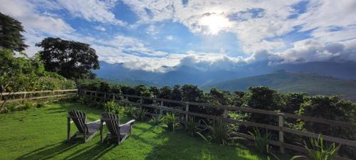 Espera Feliz House | Monte Paraíso: Hot Tub and Scenic Pedra Menina Views