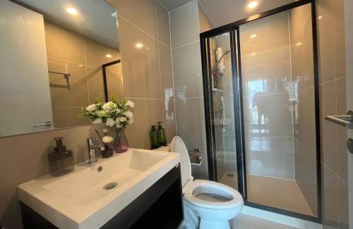 Ramkhamhaeng Apartment | Cozy Monte Rama 9 Condo Near JodFair Market with Pool