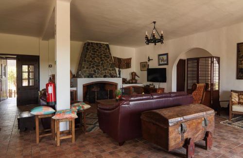Alandroal House | Discover Monte Ribeira de Mures with Oceanfront Bliss