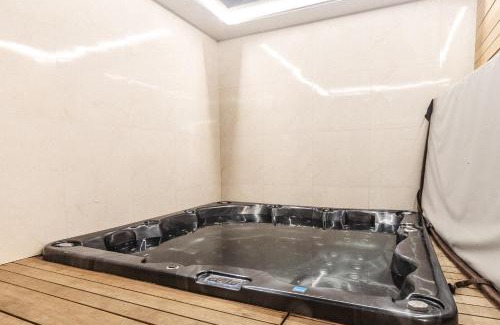 Sliven Hotel | Relax at Monte Vedetta: 4-Star with Spa & Pet-Friendly Perks