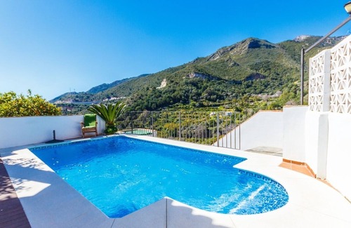 Ojen Villa | Discover Monte Verde Ojén: Oceanfront Bliss Awaits