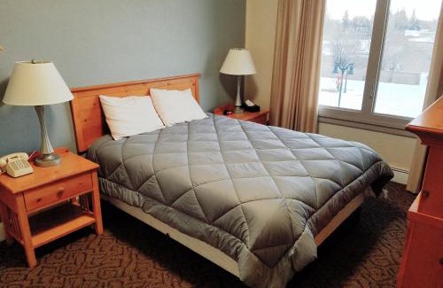 Monte Vista Hotel | Monte Villa Hotel: Family-Friendly Retreat with Great Reviews