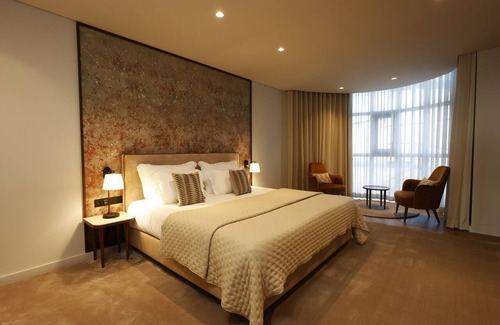 Viseu Hotel | Elegant Montebelo Viseu Congress Hotel with Pool & Spa