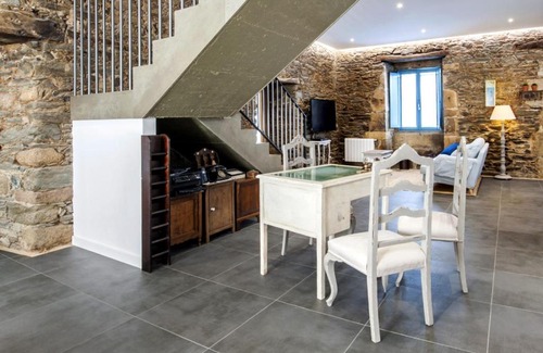 Pontedeume Hotel | Montebreamo: Guest Rated 9.3 with Breakfast & Family Comfort