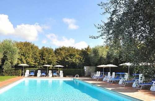 Capranica Apartment | Budget-Friendly Montecasciano - Oleandro with Great Amenities