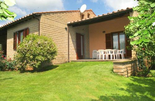 Capranica House | Discover Montecasciano Primula with Pool & Family-Friendly Fun