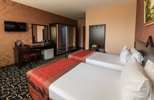 kv. Gorublyane Hotel | Inviting Montecito Hotel with Pool, Spa & Family Amenities