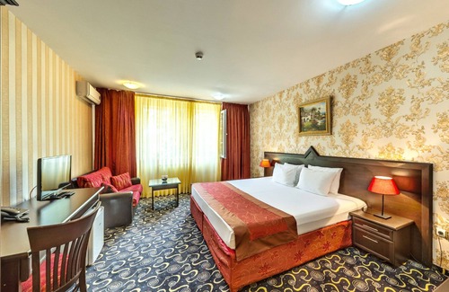kv. Gorublyane Hotel | Inviting Montecito Hotel with Pool, Spa & Family Amenities