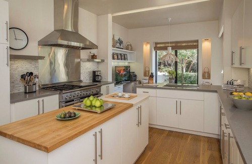 Golden Quadrangle House | Experience Montecito Modern: A Poolside Paradise Awaiting You