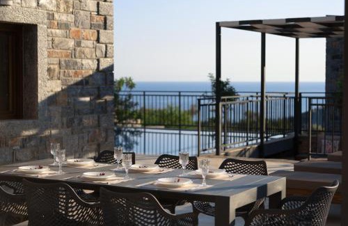 Bali Villa | Relaxing Montem SeaView Villas: Oceanfront Retreats in Bali